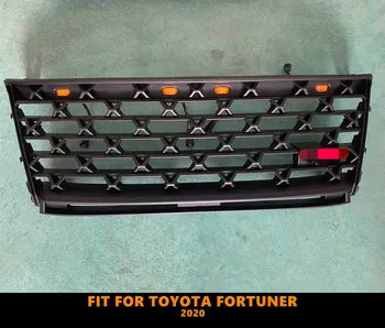 Средняя решетка из АБС-пластика хорошего качества черного цвета со светодиодной подсветкой поворотных огней Подходит для Toyota Fortuner 2020
